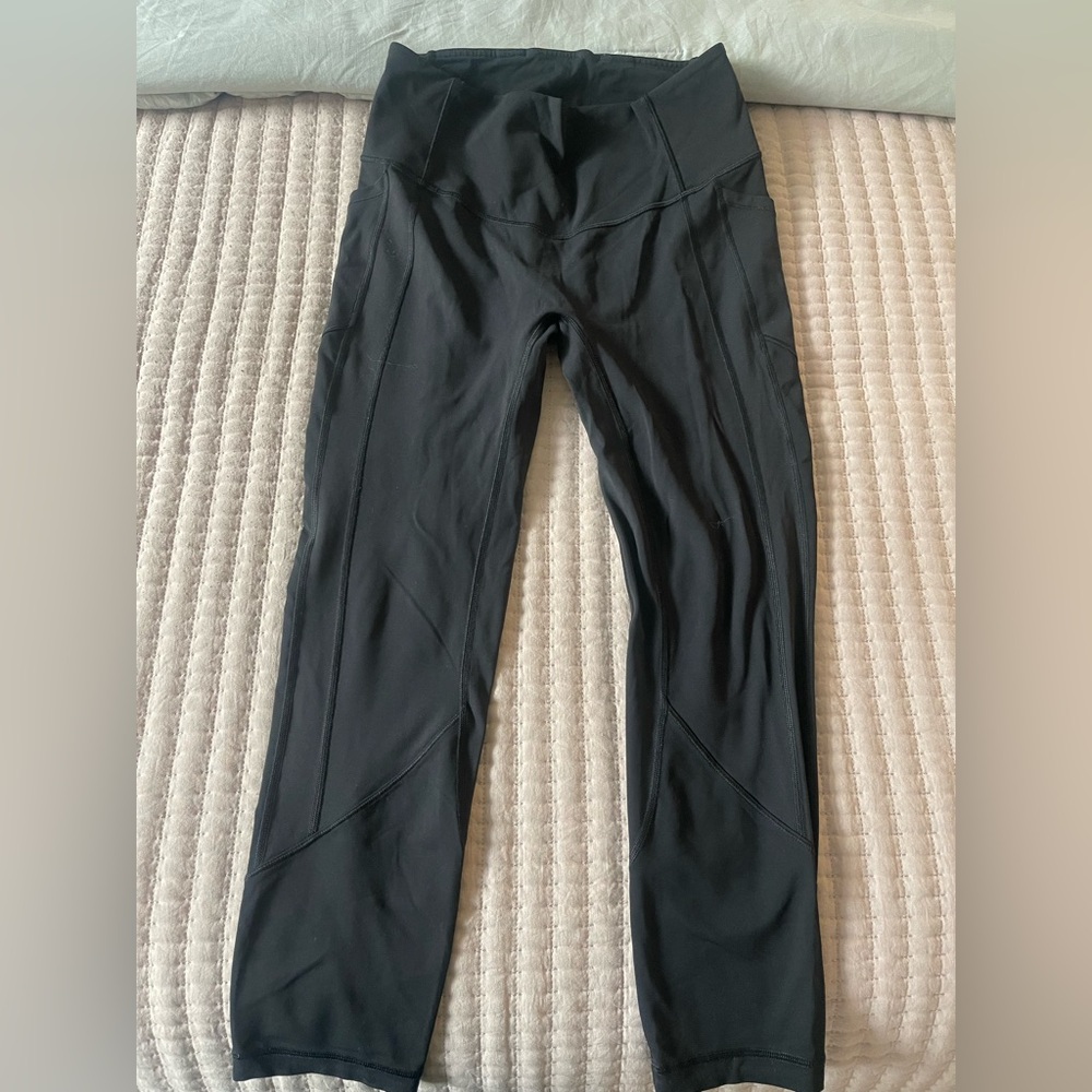 Lululemon High Rise Cropped Leggings Black Workout Yoga Pants Size 8